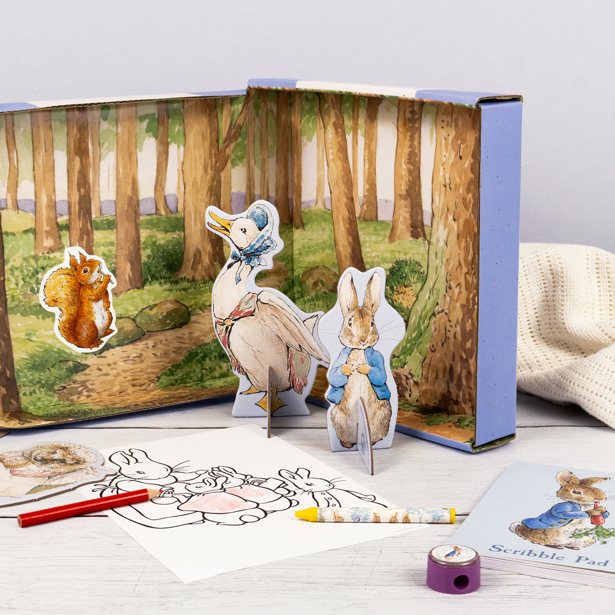 Peter Rabbit Make & Play Set – Creative Activity Kit with Play Scene