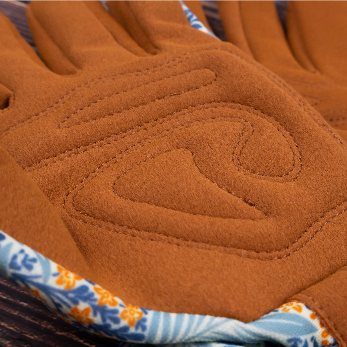 Orange Grove Gardening Gloves - Women's One Size – William Morris Larkspur Design