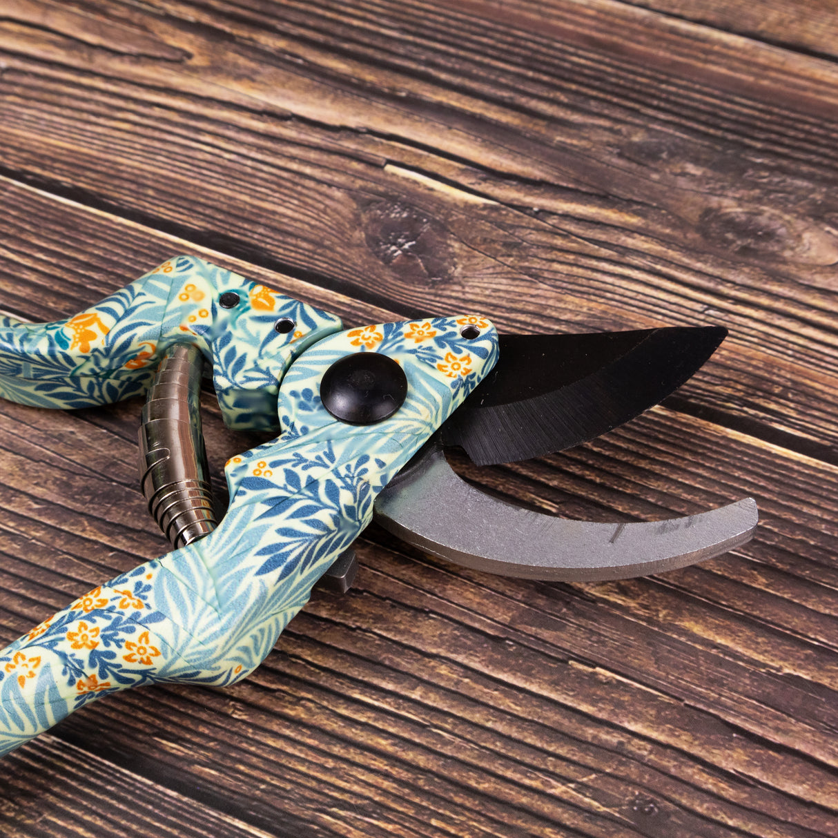 Orange Grove Secateurs - William Morris Larkspur Design