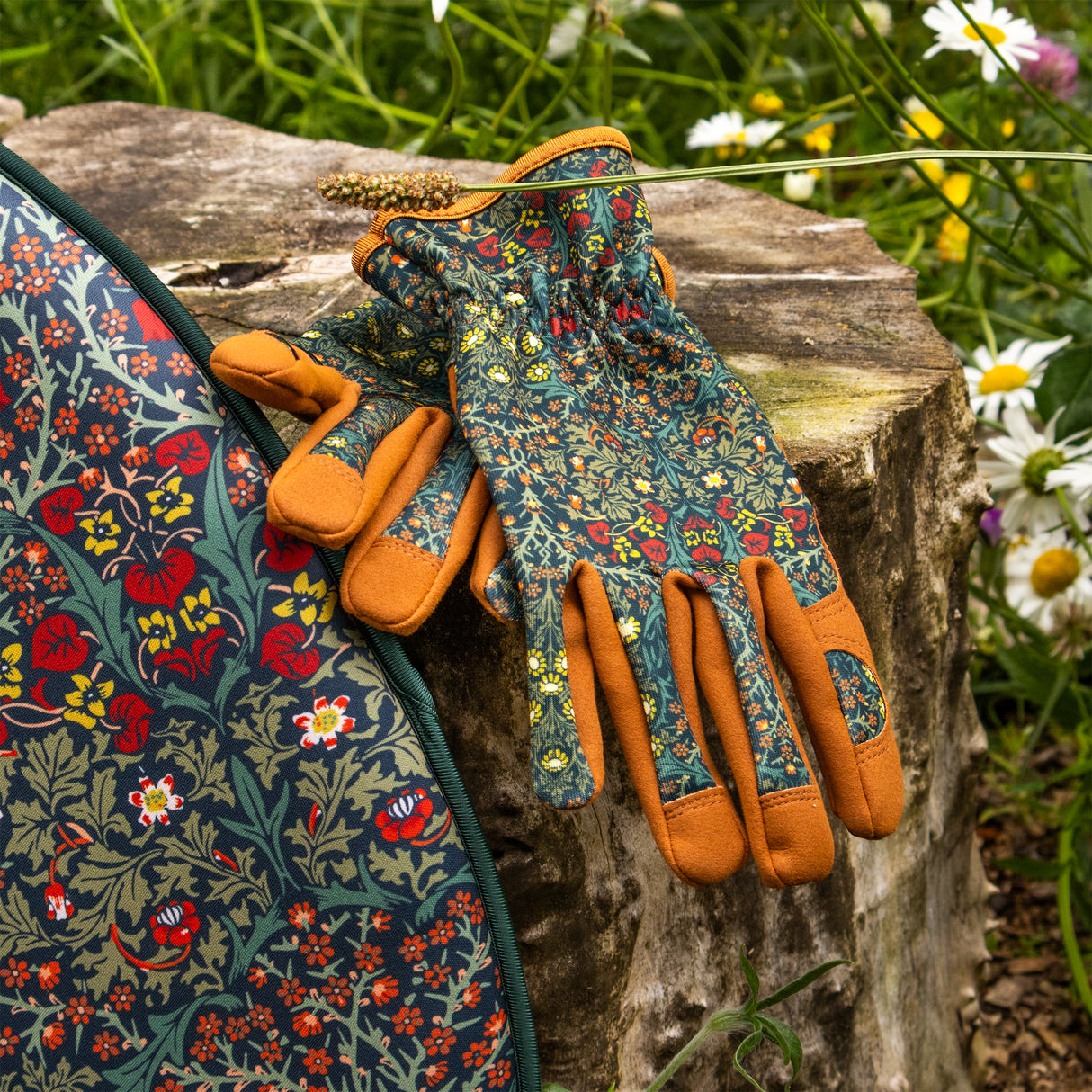 Orange Grove Gardening Gloves - Women's One Size – William Morris Blackthorn Design