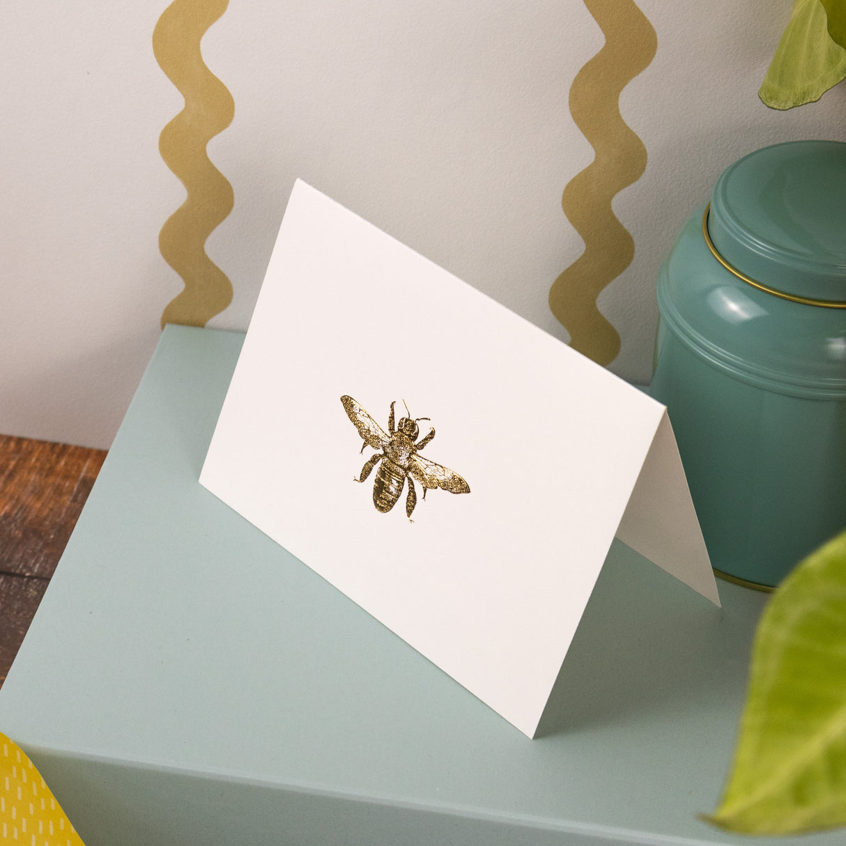 12 Notecards and Envelopes in Gift Box - Bee Design