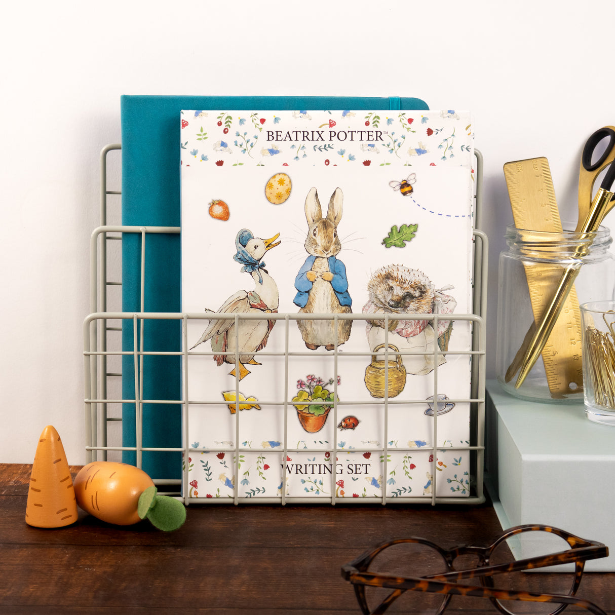 Beatrix Potter Writing Set with Envelopes - Peter Rabbit Design