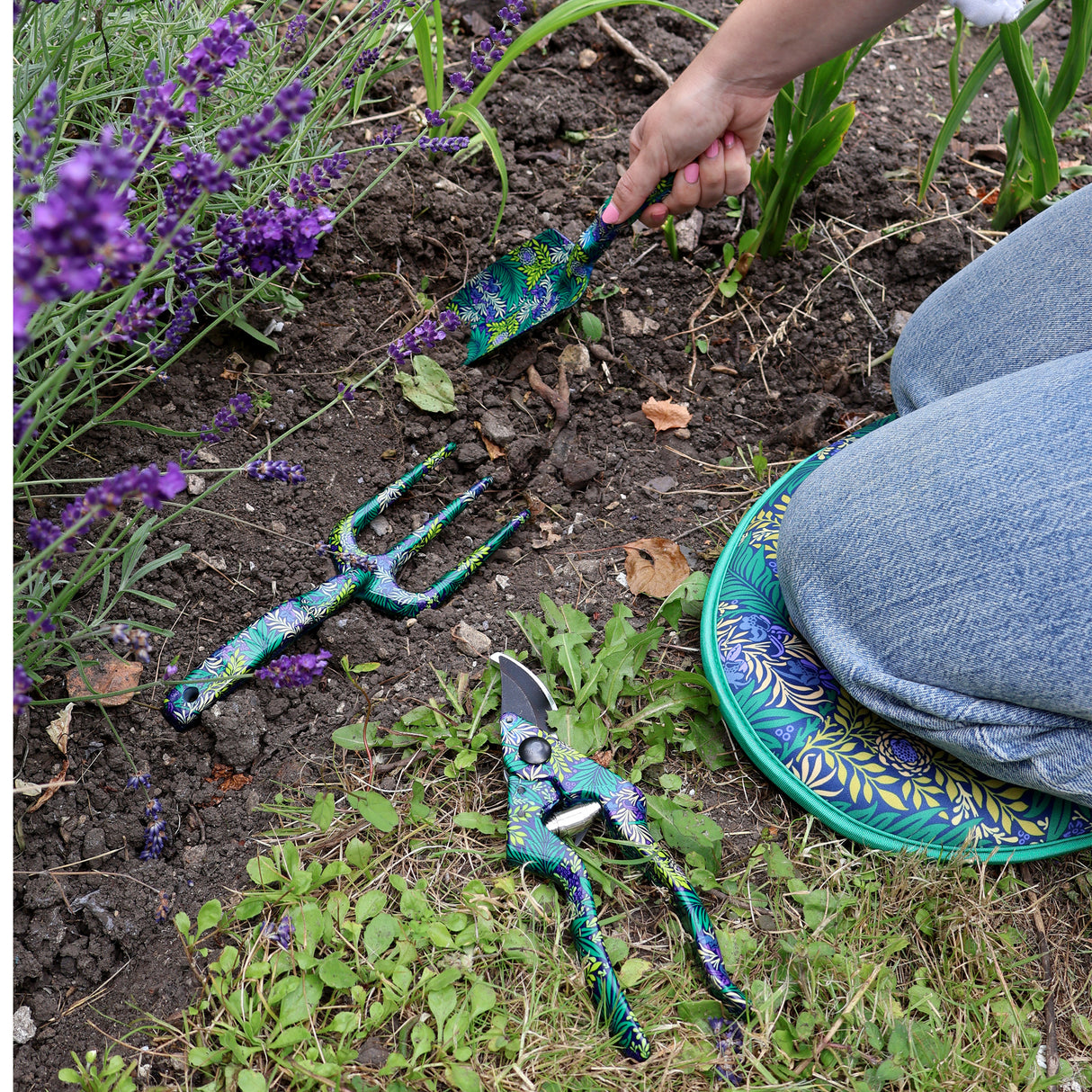 Orange Grove Fork, Trowel and Secateurs Garden Tool Set - William Morris Larkspur Design
