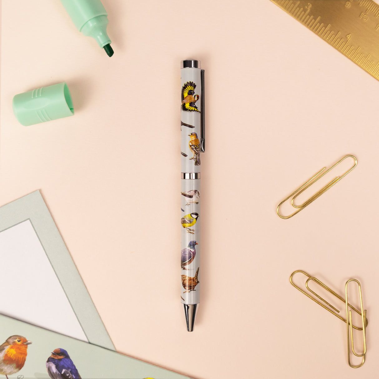 Birds Design Ballpoint Pen in Gift Box – Black Ink Twist Nib Pen – Beautiful Wildlife Bird Pattern Stationery Gift