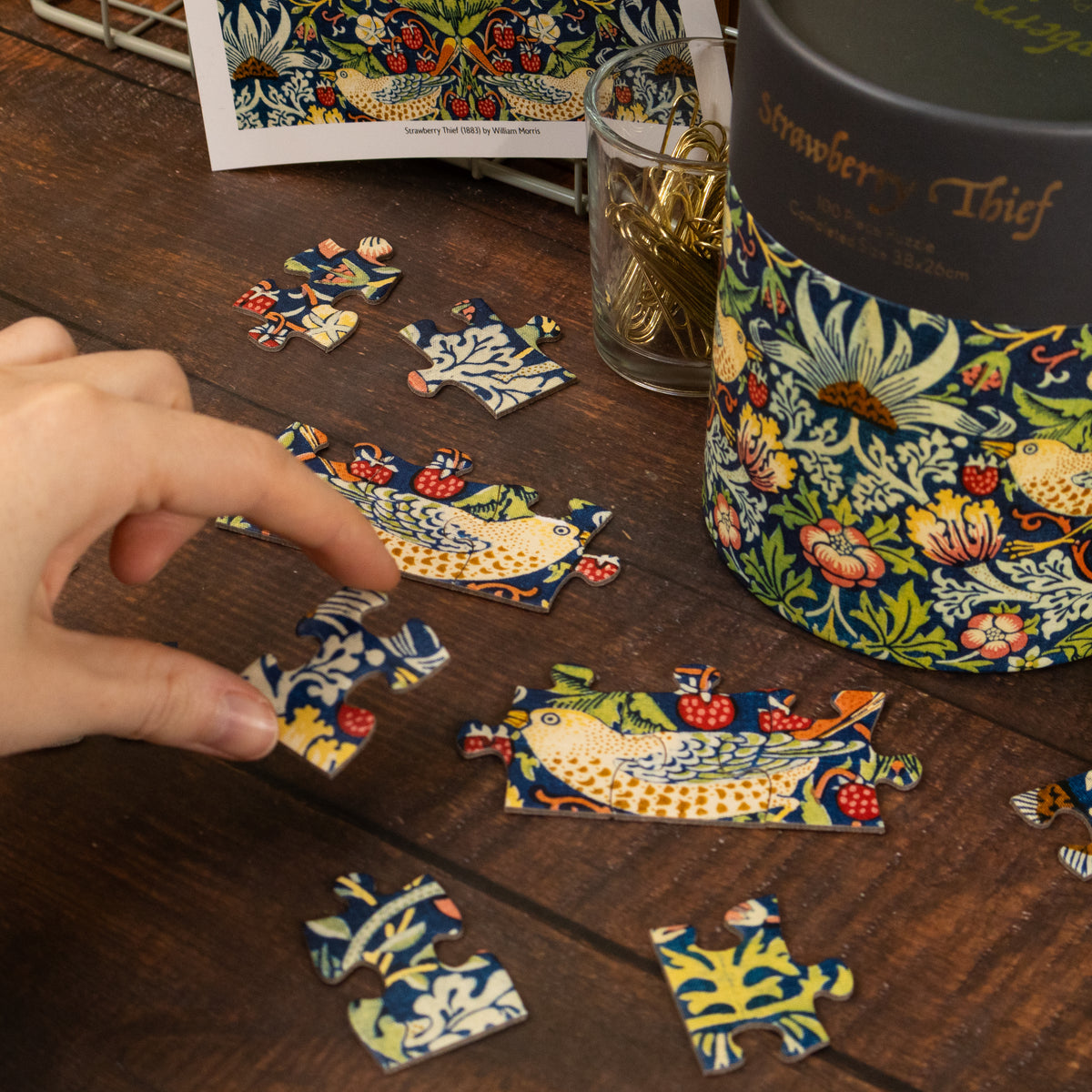 William Morris 'Strawberry Thief' - 100 Piece Puzzle In Tube